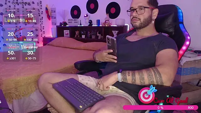 Xein WoIf online show from 04/19/26, 01:49