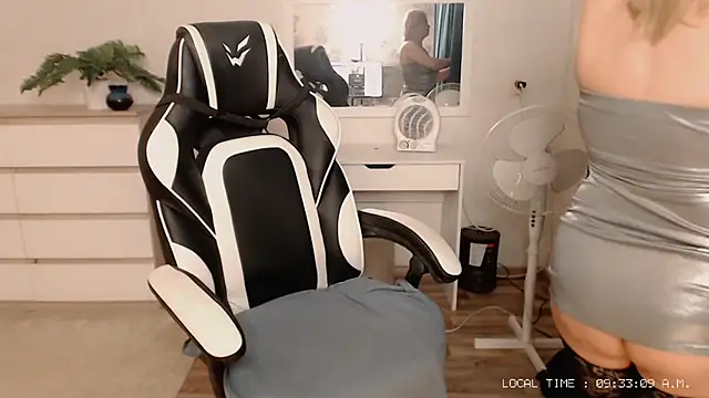 Snapshot of Lola_Richie chatting on 12/09/24, 04:34 Lola Richie online show from 12/09/24, 04:34