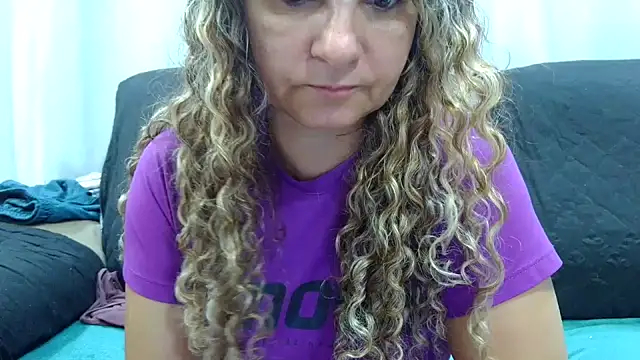 Snapshot of Kellynha_Sweet chatting on 01/31/25, 04:36 Kellynha Sweet online show from 01/31/25, 04:36