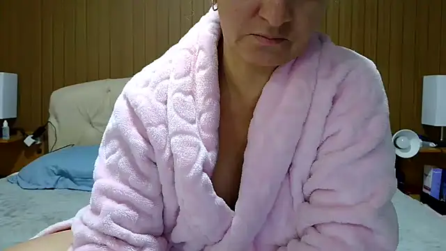 Snapshot of Kellynha_Sweet chatting on 10/30/25, 12:23 Kellynha Sweet online show from 10/30/25, 12:23