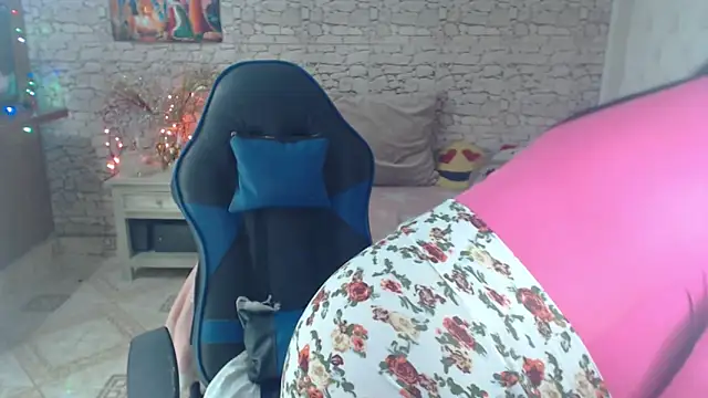 AlissonTyler4u online show from 12/18/25, 10:10