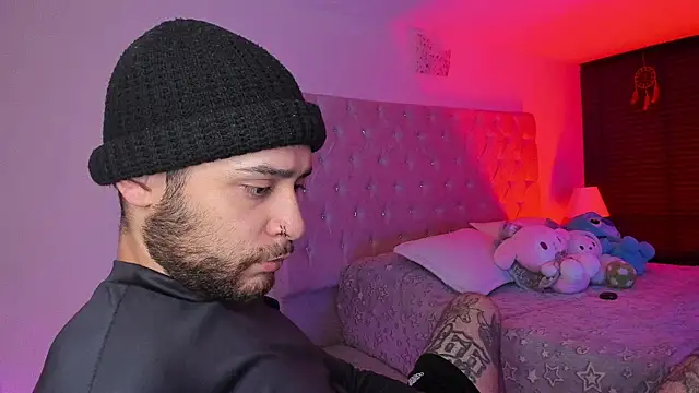 AbbyAndChris2 online show from 04/28/26, 07:02