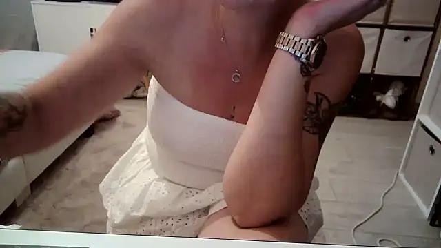 Snapshot of Nikita65150 chatting on 05/27/26, 08:44 Nikita65150 online show from 05/27/26, 08:44