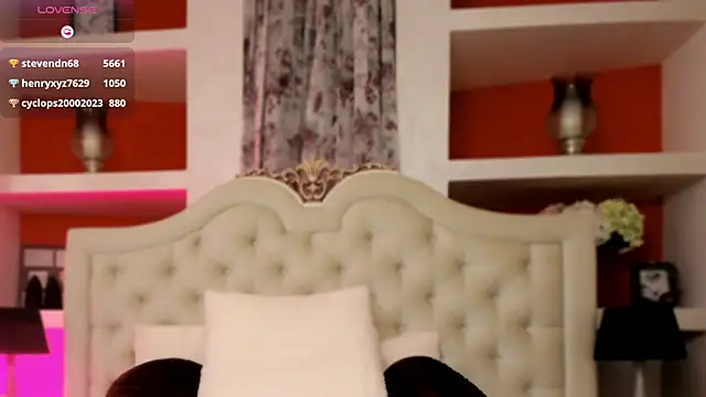 Snapshot of RagazzaBella chatting on 03/12/25, 11:31 RagazzaBella online show from 03/12/25, 11:31