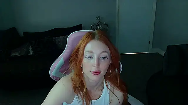 Red firesquirt online show from 03/18/25, 09:32