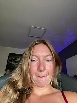 BunnyDiamond1 online show from 07/26/26, 10:00
