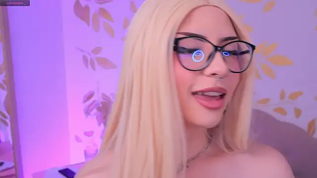 Misselektra   online show from 09/18/25, 04:03