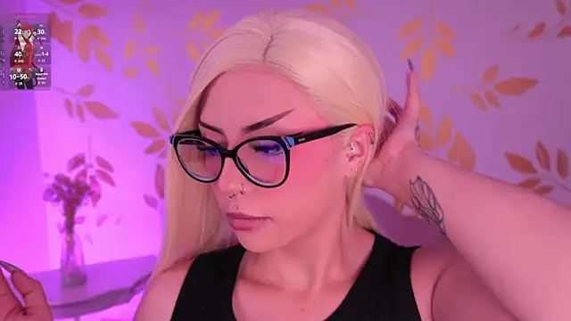 Snapshot of Misselektra__ chatting on 02/11/26, 05:12 Misselektra online show from 02/11/26, 05:12