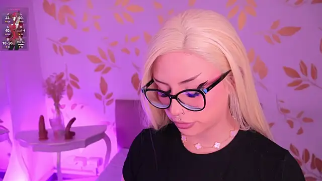 Snapshot of Misselektra__ chatting on 02/13/26, 05:47 Misselektra online show from 02/13/26, 05:47