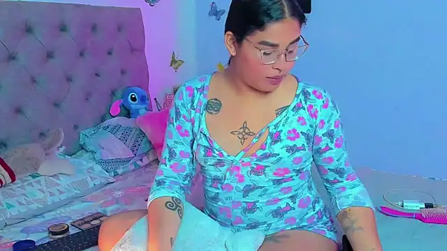 mabellfox online show from 12/25/24, 09:54