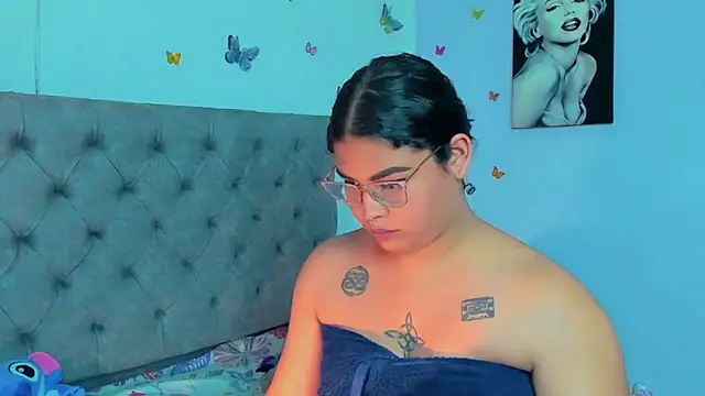 mabellfox online show from 12/29/24, 02:17