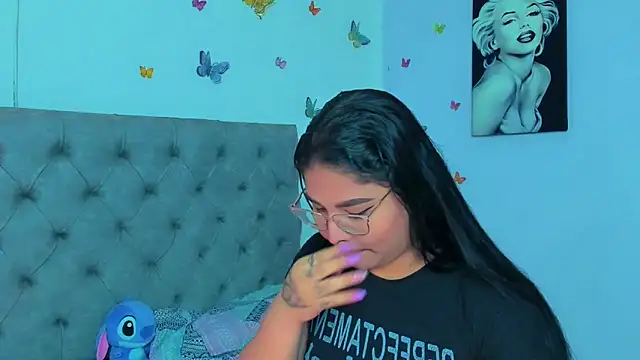 mabellfox online show from 12/29/24, 05:01