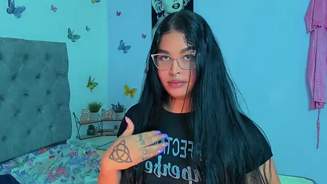 mabellfox online show from 12/30/24, 05:15