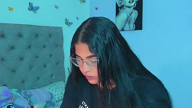 mabellfox online show from 12/30/24, 09:50