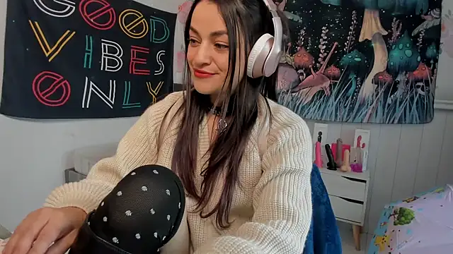 LovelyAzucena online show from 11/06/25, 02:29