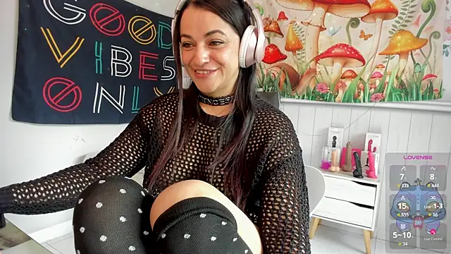 LovelyAzucena online show from 11/26/25, 01:56