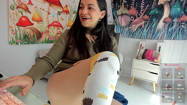 LovelyAzucena online show from 11/28/25, 02:53