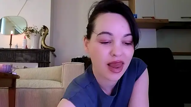 Snapshot of Lilie_romeo chatting on 02/10/25, 03:53 Lilie romeo online show from 02/10/25, 03:53