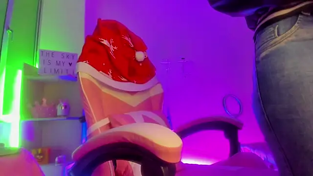 TiffanyBela online show from 12/12/24, 11:36