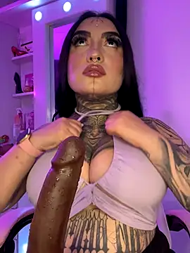 CloeeBeckam online show from 12/04/25, 04:33