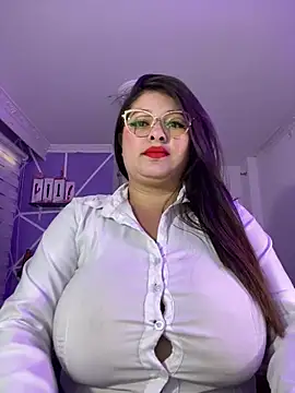 Snapshot of MiiaaJoness chatting on 02/04/25, 03:04 MiiaaJoness online show from 02/04/25, 03:04