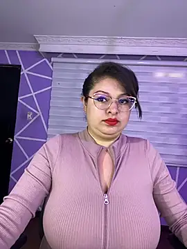 MiiaaJoness online show from 05/28/26, 04:04