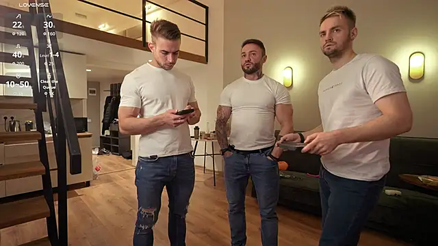 enjoy me online show from 10/04/25, 03:43