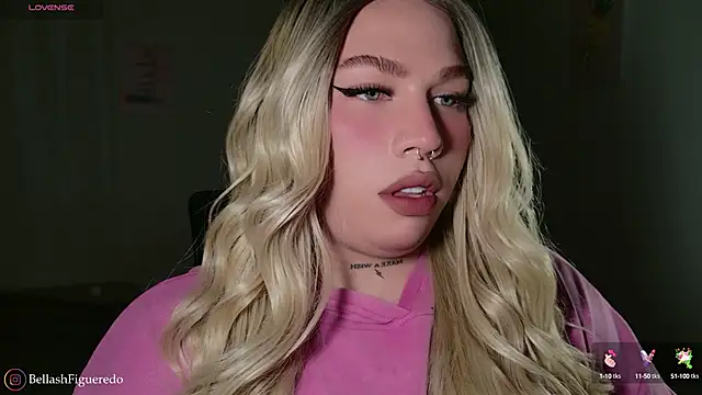Snapshot of IsabellaFigueredo__ chatting on 10/16/25, 10:00 IsabellaFigueredo online show from 10/16/25, 10:00
