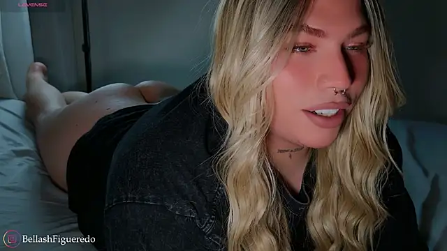 IsabellaFigueredo   online show from 11/16/25, 06:30