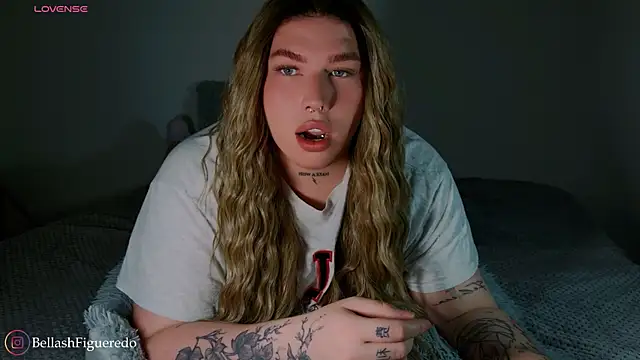 IsabellaFigueredo   online show from 12/01/25, 10:48