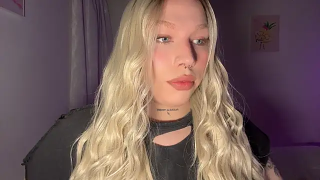 IsabellaFigueredo   online show from 02/22/26, 11:53