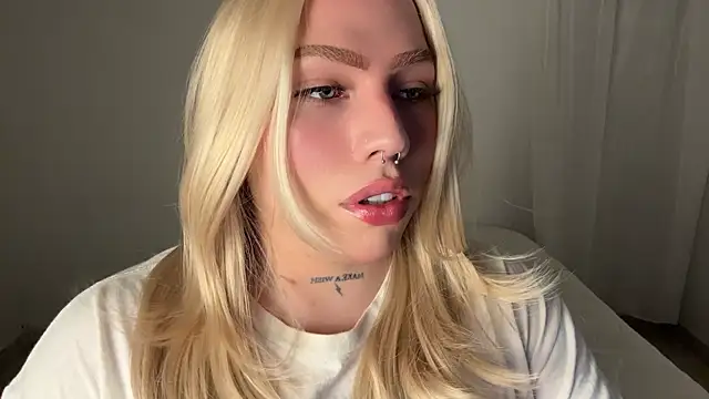 IsabellaFigueredo   online show from 03/03/26, 02:07