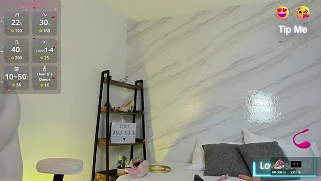 Snapshot of ayy_falcon chatting on 03/15/25, 01:29 ayy falcon online show from 03/15/25, 01:29