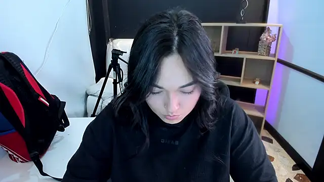 Snapshot of CelesteBrucee chatting on 12/19/24, 01:07 CelesteBrucee online show from 12/19/24, 01:07