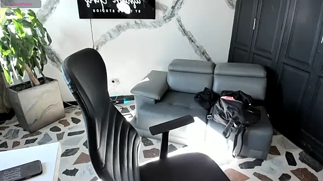 CelesteBrucee online show from 12/01/25, 08:03