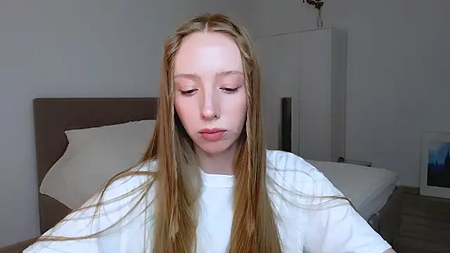 Luna insniity online show from 12/08/24, 08:47