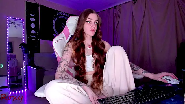 Snapshot of wet_dream_ chatting on 03/11/25, 03:37 wet dream online show from 03/11/25, 03:37