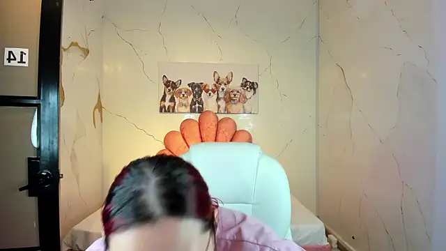 NiickyJones online show from 12/22/25, 09:23