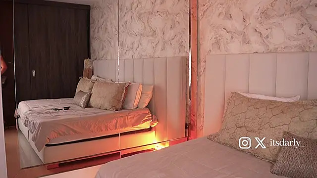 Rosalie vega online show from 11/30/25, 03:16