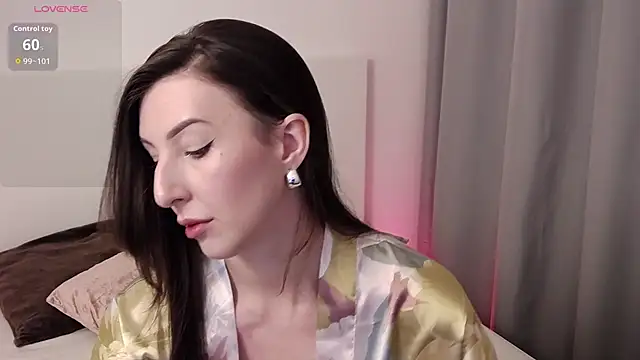 -Allure- online show from 04/22/26, 10:00