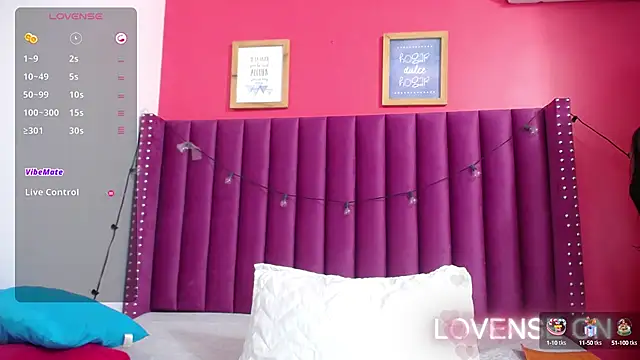 Snapshot of littlee_emilyy_ chatting on 12/27/24, 12:56 littlee emilyy  online show from 12/27/24, 12:56