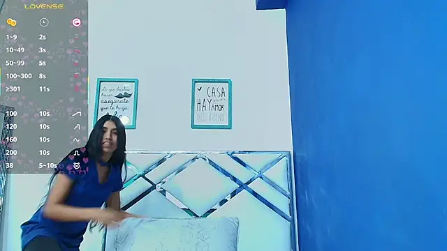 Snapshot of littlee_emilyy_ chatting on 02/14/25, 03:00 littlee emilyy  online show from 02/14/25, 03:00