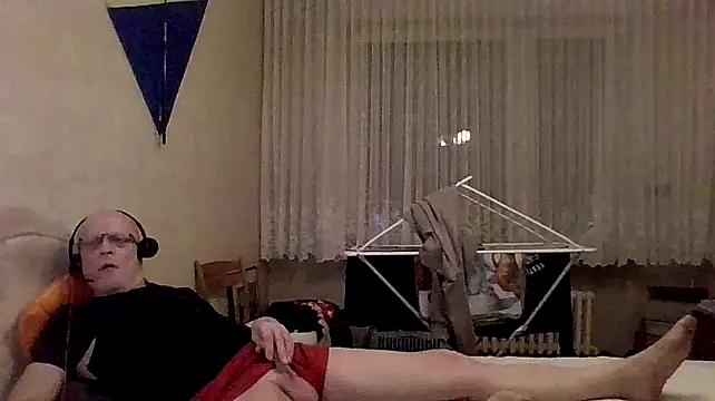 Snapshot of HornyRalfi55 chatting on 02/03/25, 09:50 HornyRalfi55 online show from 02/03/25, 09:50