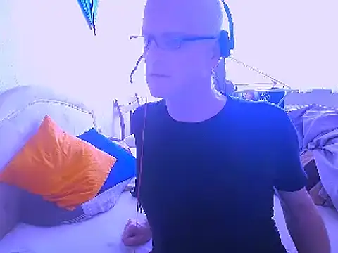 Snapshot of HornyRalfi55 chatting on 02/04/25, 10:43 HornyRalfi55 online show from 02/04/25, 10:43