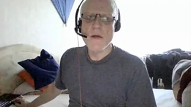 Snapshot of HornyRalfi55 chatting on 02/15/25, 03:39 HornyRalfi55 online show from 02/15/25, 03:39