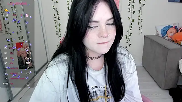 SelenaCute online show from 02/04/25, 04:59