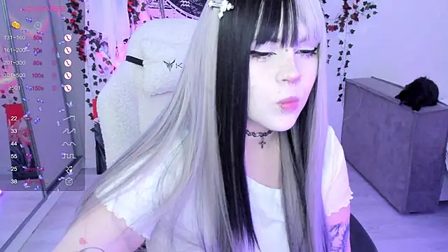 SelenaCute online show from 11/15/25, 12:02