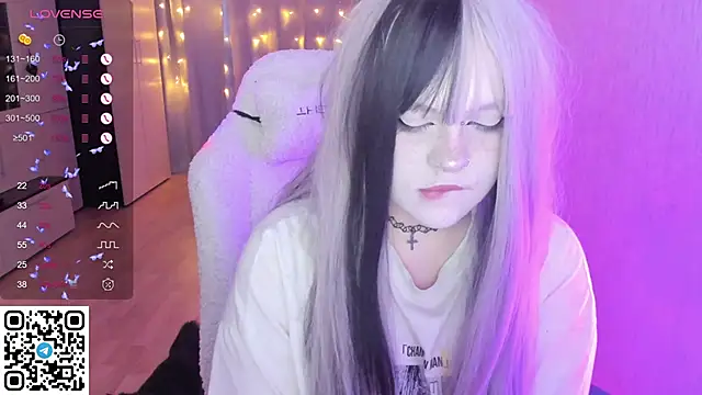 SelenaCute online show from 02/10/26, 05:33