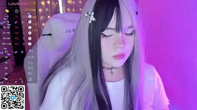 SelenaCute online show from 03/10/26, 05:56