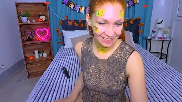 LucieHells online show from 10/30/25, 01:29